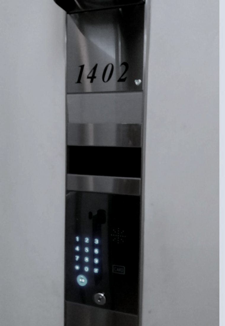 LED 점등 상태의 플레이트